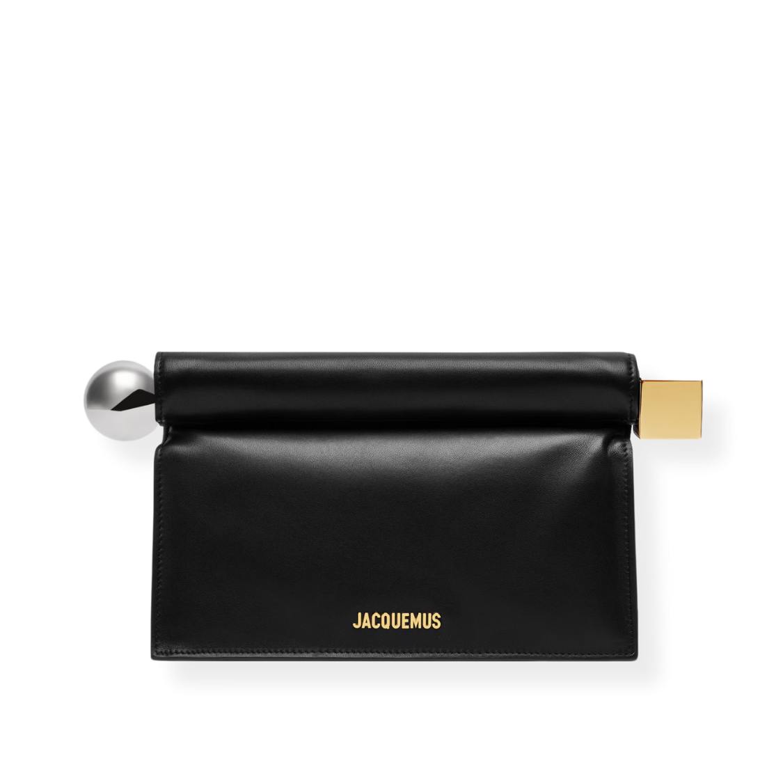 THE ROND CARRE CLUTCH