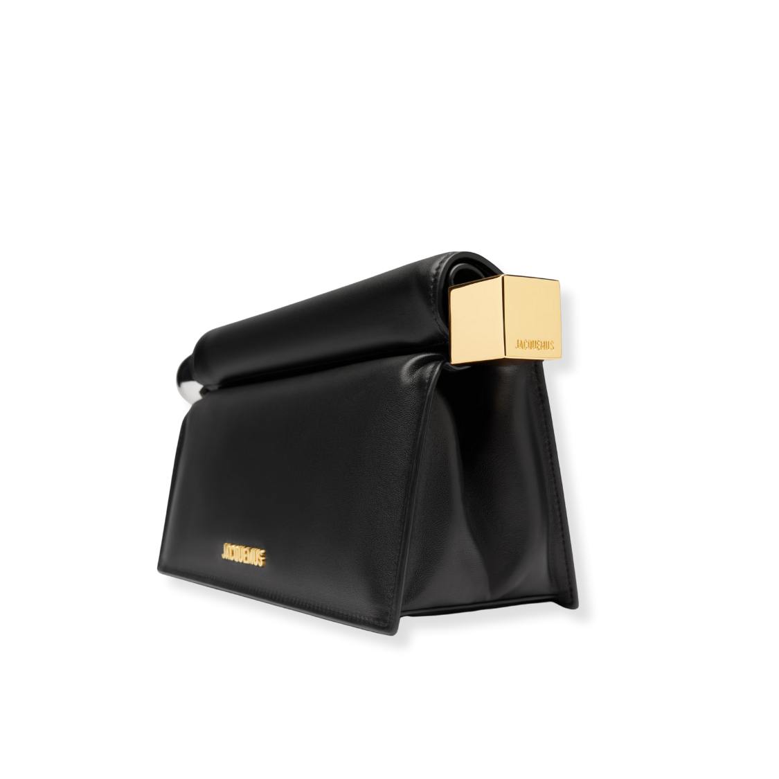 THE ROND CARRE CLUTCH